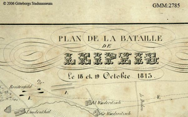 Ein detailliertes altes Schlachtfeld von Leipzig, das verschiedene Kämpfe zeigt und mit Text über das Datum, die Uhrzeit und den Ort annotiert ist.