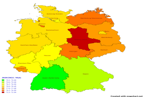 Eine Deutschlandkarte mit farbcodierten Regionen, die den Prozentsatz der Bevölkerung in jedem Gebiet darstellen, begleitet von erklärendem Text auf der linken Seite.