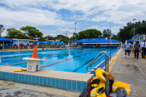 Badewannen, Parks, Wasserprotest: Hei├če Sommerwochenende bevor