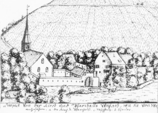 Schwarz-weiß-Zeichnung einer kleinen Stadt mit einer zentralen Kirche, umgeben von Bäumen und einem Hügel im Hintergrund, beschriftet mit "Wiesbaden, Deutschland, 17. Jahrhundert" unten.