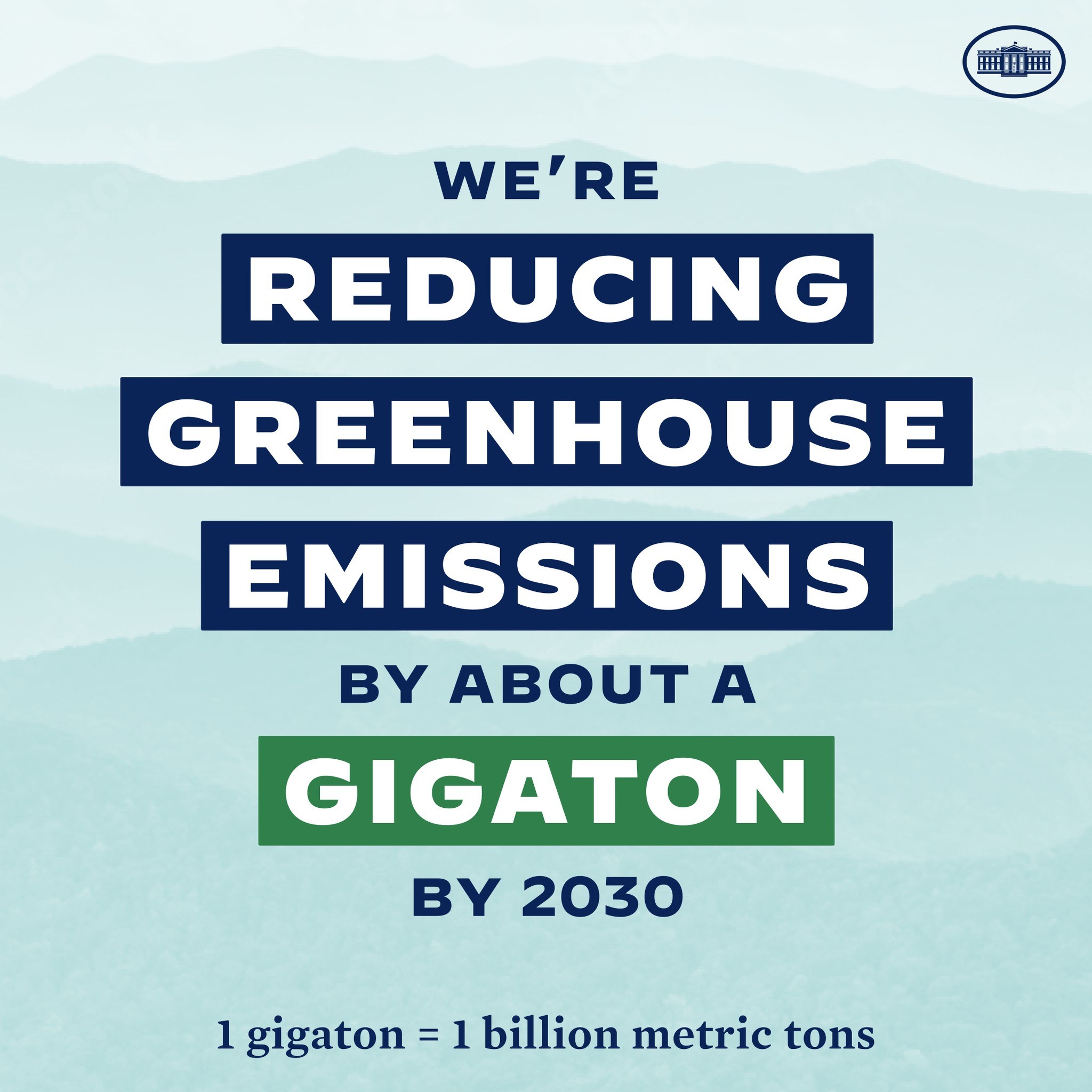 Plakat mit der Aufschrift "Wir reduzieren die Treibhausgasemissionen um etwa eine Gigatonne bis 2030" mit Logo, das für die Reduzierung von Treibhausgasen bis 2030 wirbt.