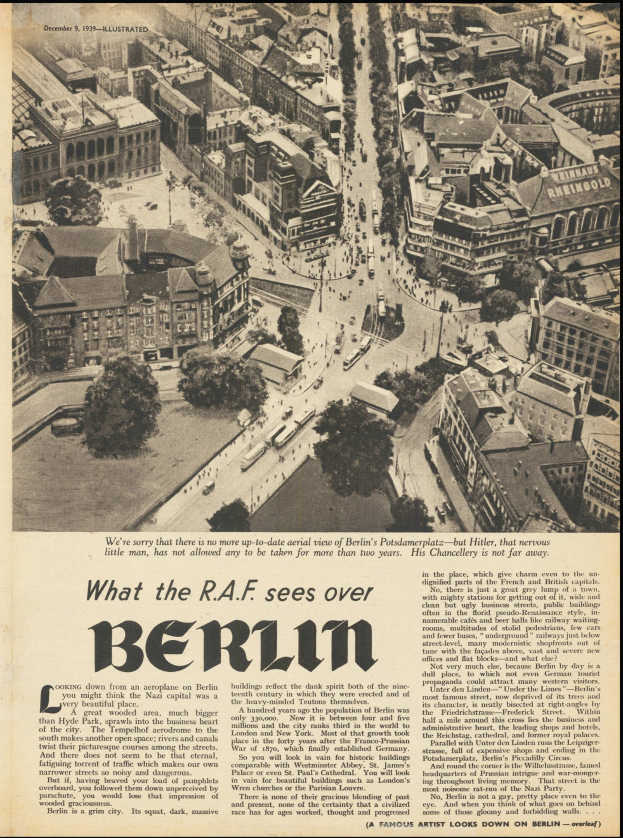 Schwarzes und weißes Foto einer alten Zeitung mit einer Stadtansicht, die Gebäude, Bäume und Fahrzeuge zeigt, sowie Text.