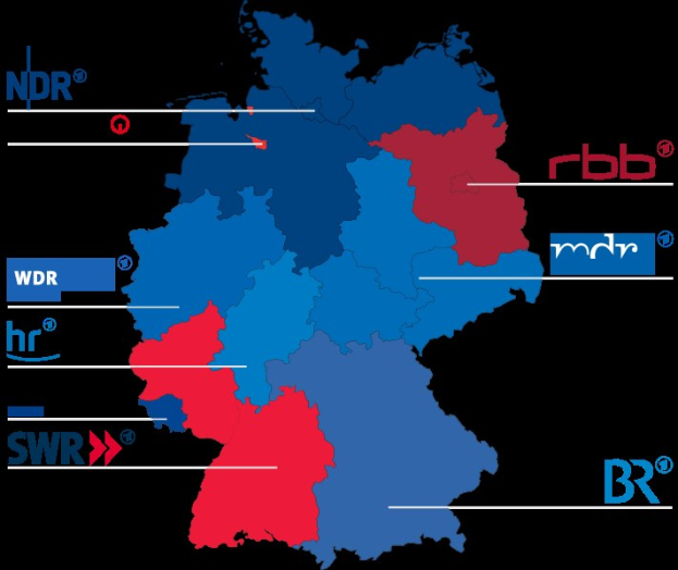 Eine Deutschlandkarte mit in rot und blau hervorgehobenen Bundesländern, die die Ergebnisse der Wahlen von 2016 anzeigen, einschließlich der Namen der Kandidaten und weiterer Details zum Wahltermin.