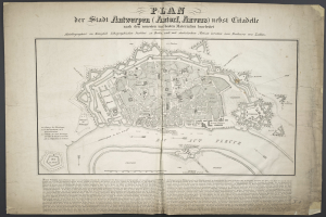 Eine detaillierte Karte von Berlin aus einem alten Buch, die Straßen, Gebäude und Sehenswürdigkeiten zeigt, mit begleitendem Text über die Stadt.